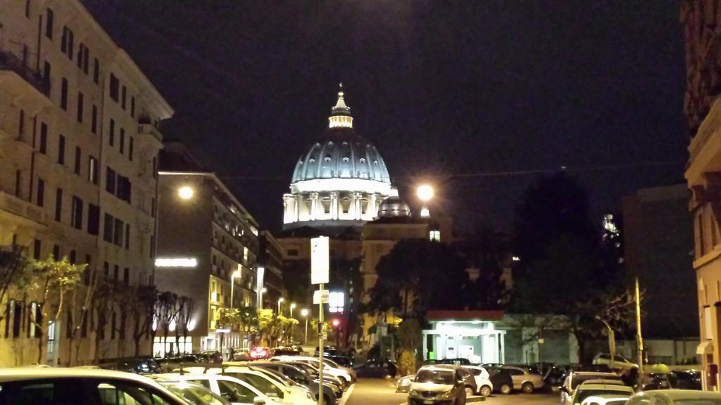 Gregorios San Pietro Guesthouse Rome Bagian luar foto