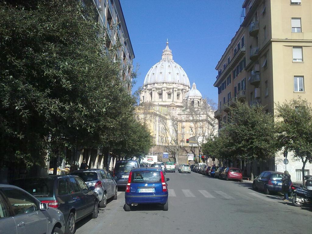 Gregorios San Pietro Guesthouse Rome Bagian luar foto